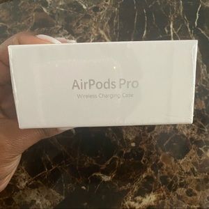 AirPod Pros (Apple)